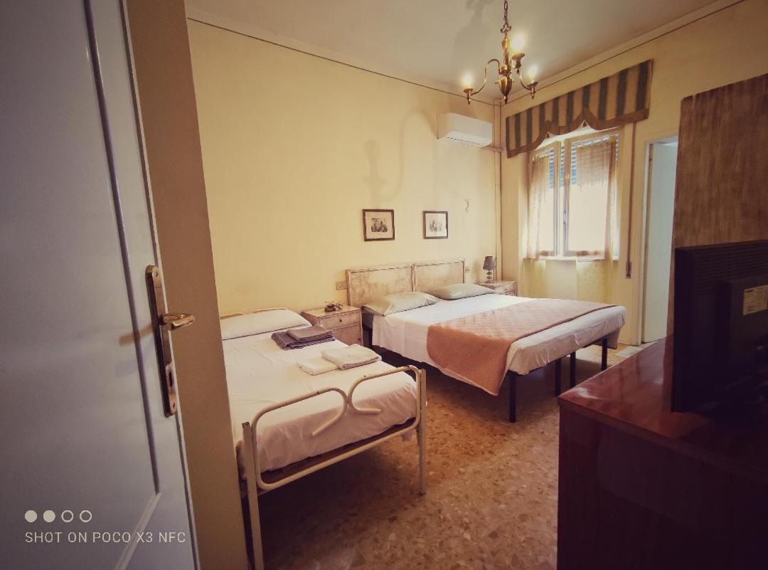 Hotel Delhy Viareggio Kültér fotó